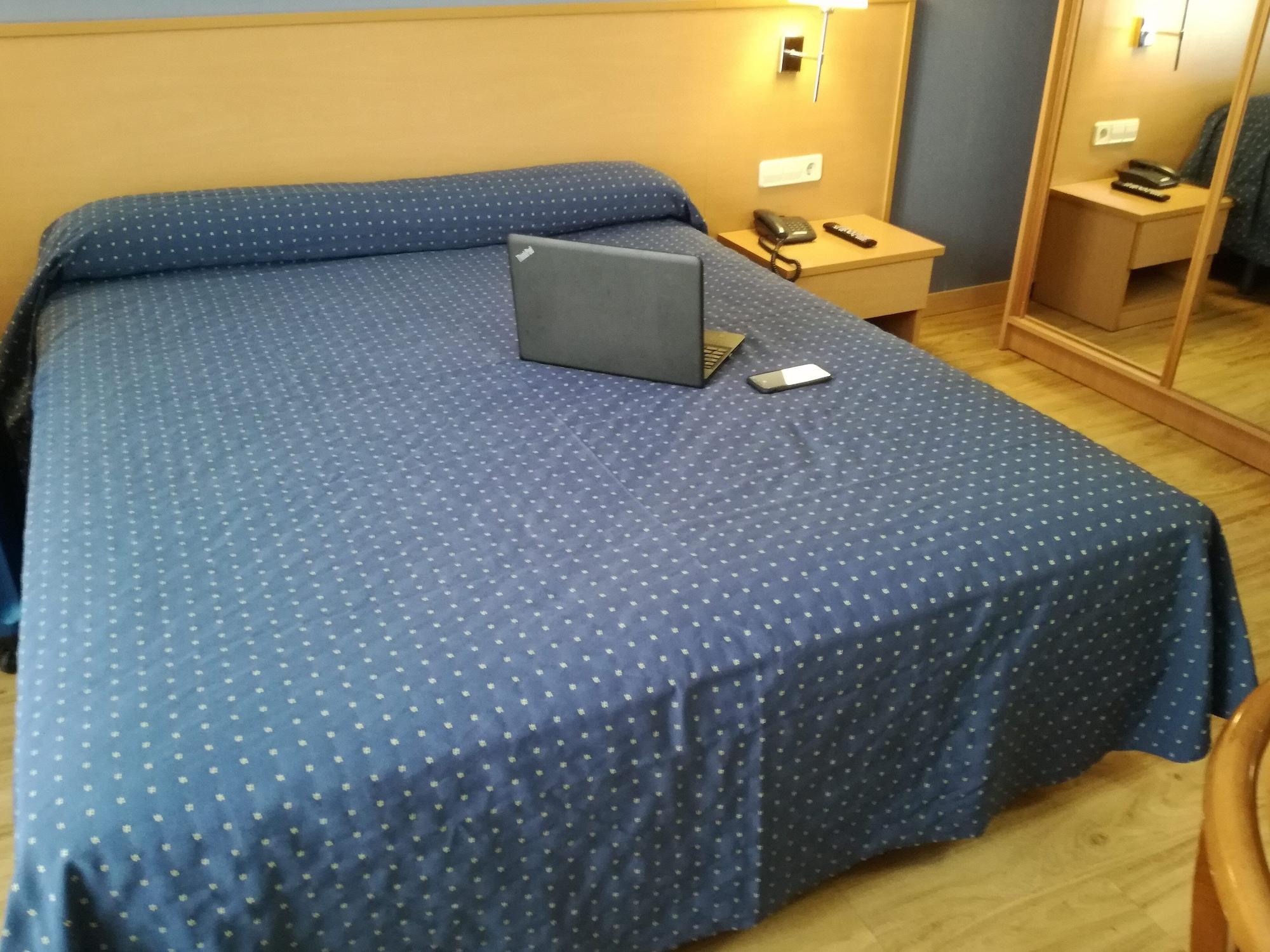 J. Balmes Hotel