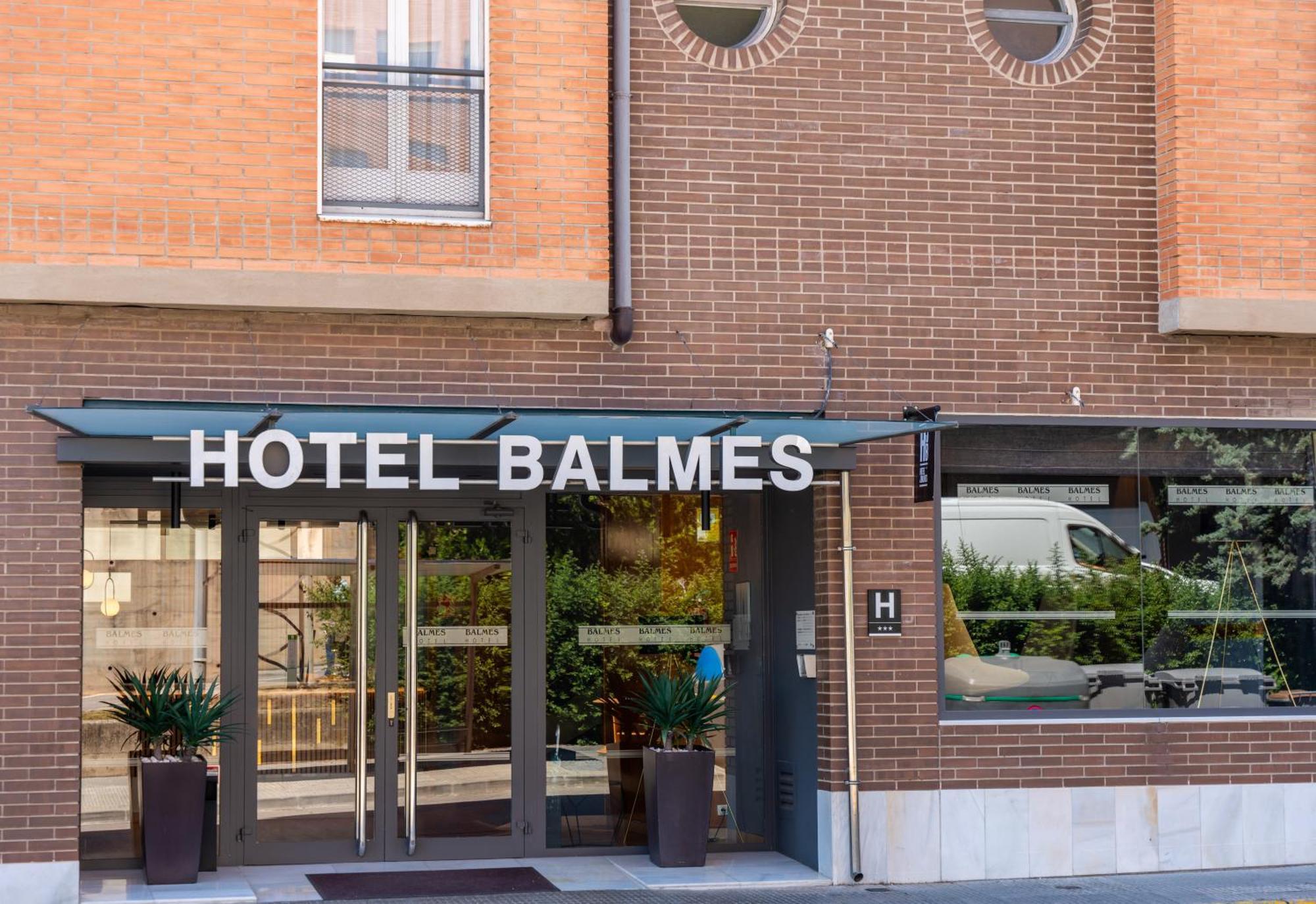 J. Balmes Hotel 3*