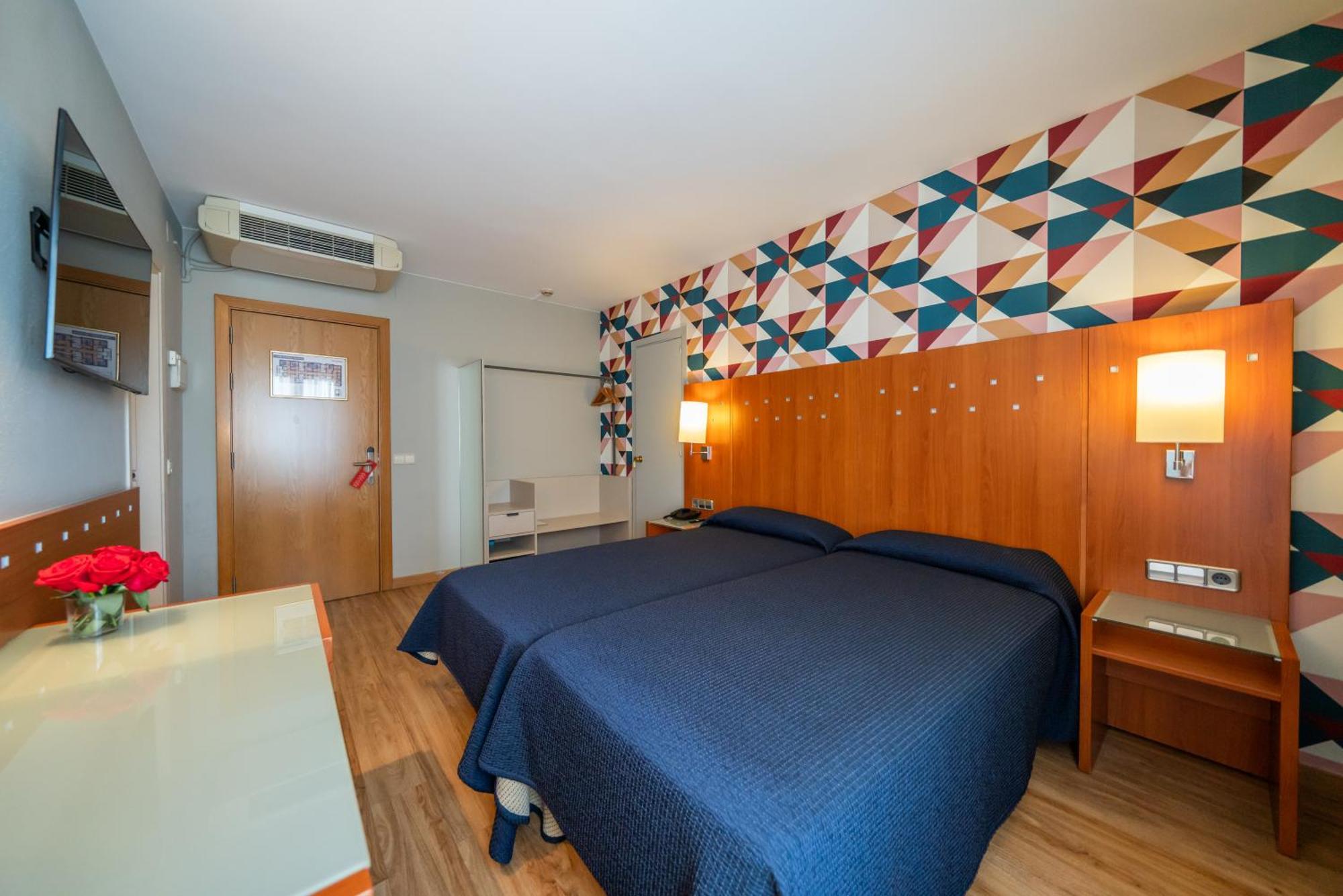 J. Balmes Hotel